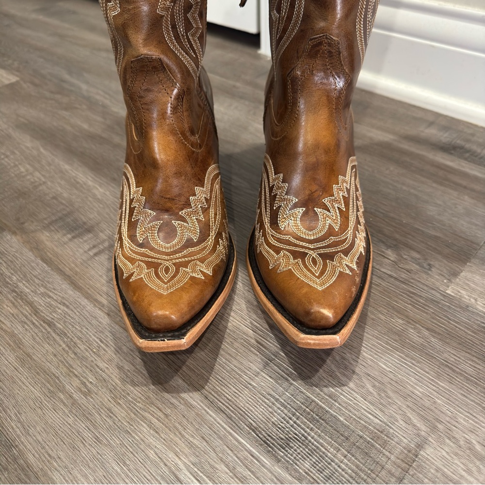 Ariat Casanova X Toe Western Cowboy Leather Boots in Shades of Grain - Picture 5 of 14